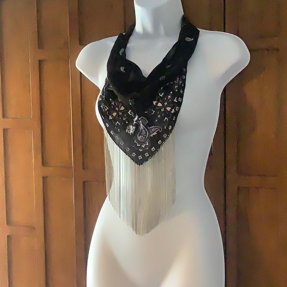Black scarf necklace OR A mask with a necklace - Picture 1 of 2
